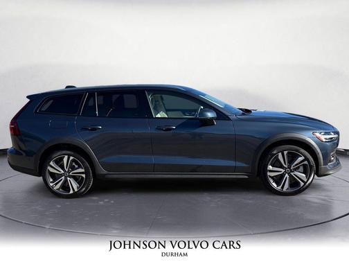 2026 Volvo V60 Cross Country B5 Plus
