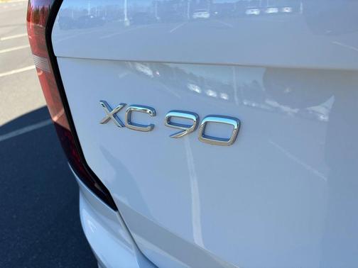 2026 Volvo XC90 Plus, B6 AWD Gas (mild hybrid), Gasoline, Bright, 6 Seats