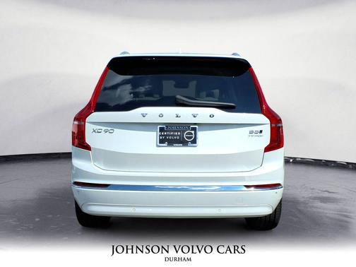 2023 Volvo XC90 B5 Plus