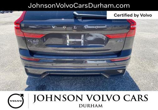 Platinum Gray Metallic 2023 Volvo XC60 B5 Ultimate Dark Theme