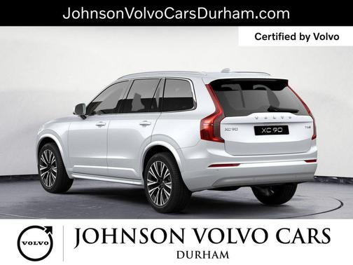 2022 Volvo XC90 T6 Momentum