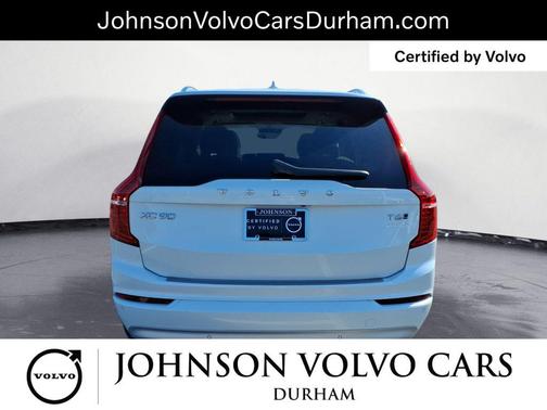 2022 Volvo XC90 T6 Momentum