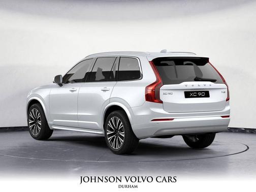 2022 Volvo XC90 T6 Momentum