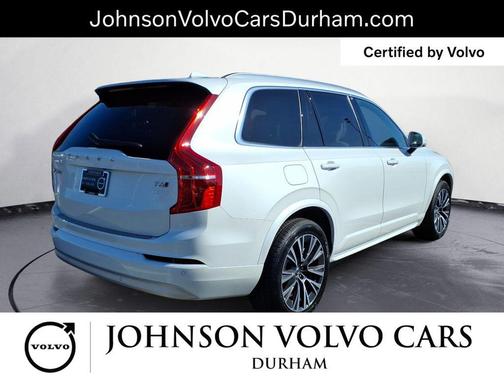 2022 Volvo XC90 T6 Momentum
