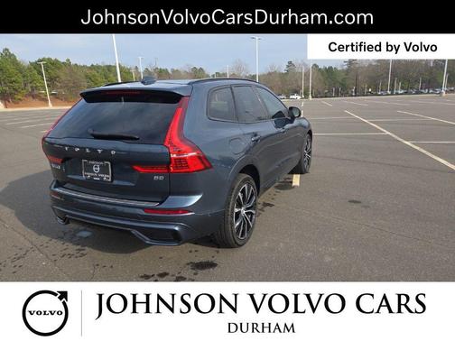 2023 Volvo XC60 B5 Ultimate Dark Theme