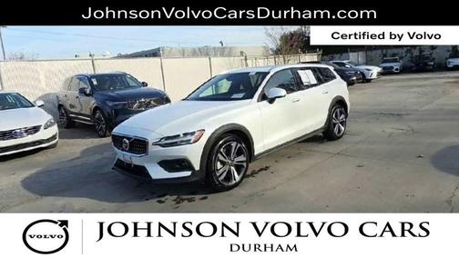 2025 Volvo V60 Cross Country Plus, B5 AWD Gas (mild hybrid)