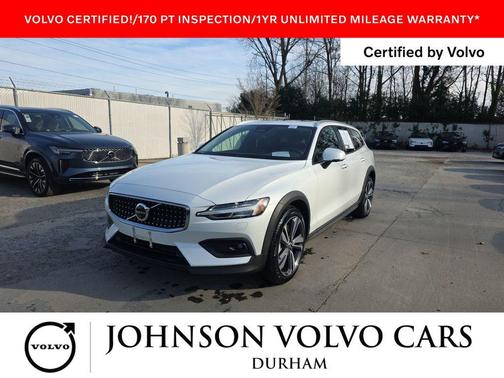 2025 Volvo V60 Cross Country Plus, B5 AWD Gas (mild hybrid)