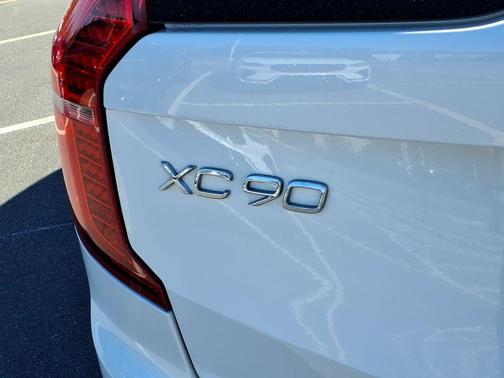 2024 Volvo XC90 B6 Plus Bright Theme 7-Seater