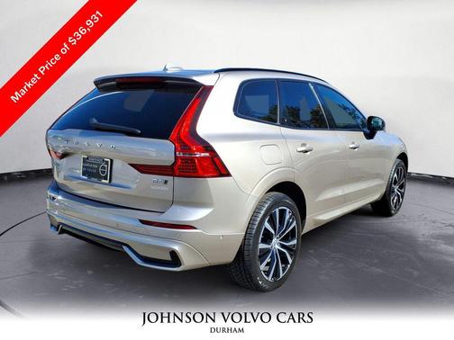 2024 Volvo XC60 B5 Plus Dark Theme