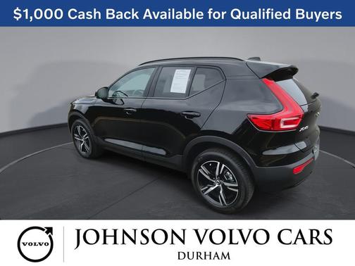 Onyx Black 2026 Volvo XC40 Core, B5 AWD Gas (mild hybrid), Dark