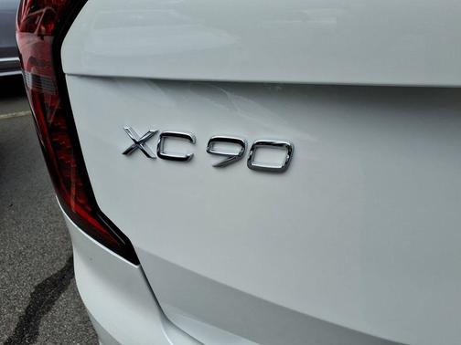 2026 Volvo XC90 B6 Plus 7-Seater