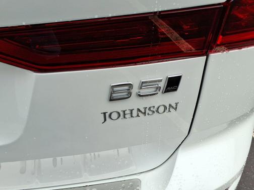 2026 Volvo XC60 B5 Ultra