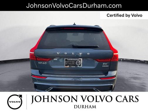 2023 Volvo XC60 B6 Ultimate Dark Theme