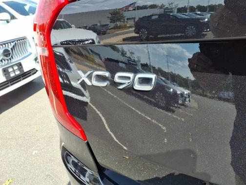 2022 Volvo XC90 T6 Inscription