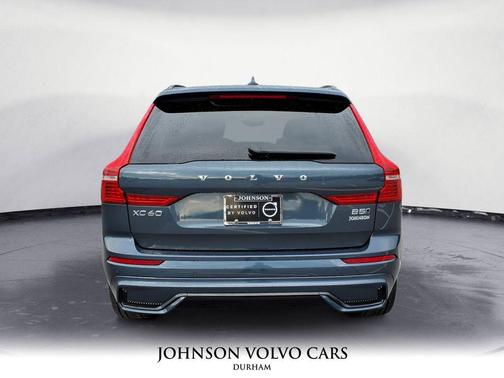 2024 Volvo XC60 B5 Plus Dark Theme