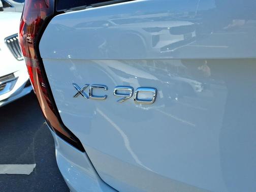 2026 Volvo XC90 B6 Ultra 6-Seater