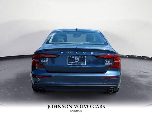 2020 Volvo S60 T6 Momentum