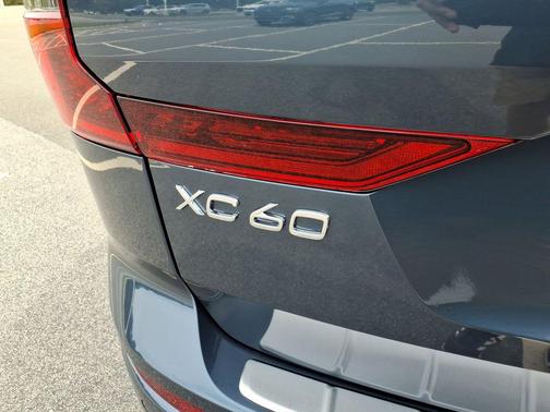 2026 Volvo XC60 B5 Ultra