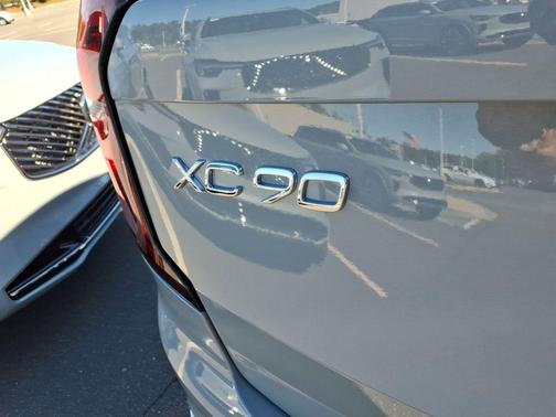 2026 Volvo XC90 B5 Core