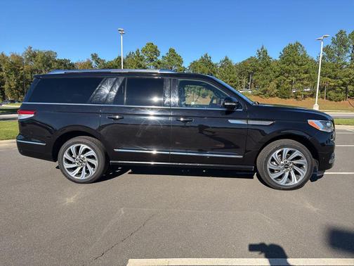 2024 Lincoln Navigator Premiere