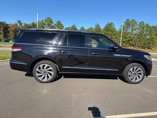 2024 Lincoln Navigator Premiere