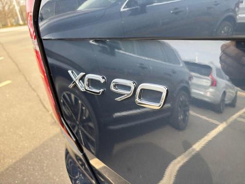 2026 Volvo XC90 Ultra, B6 AWD Gas (mild hybrid), Gasoline, Bright, 6 Seats