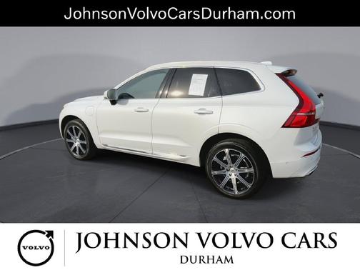 Crystal White Metallic 2021 Volvo XC60 Recharge Plug-In Hybrid T8 Inscription