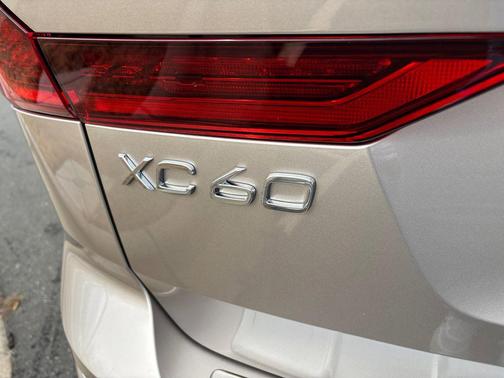 2026 Volvo XC60 B5 Ultra