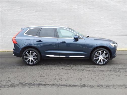 Denim Blue Metallic 2020 Volvo XC60 Recharge Plug-In Hybrid T8 Inscription