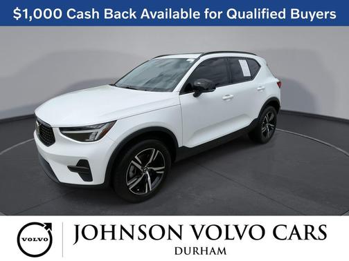 Crystal White 2026 Volvo XC40 Core, B4 FWD Gas (mild hybrid), Dark