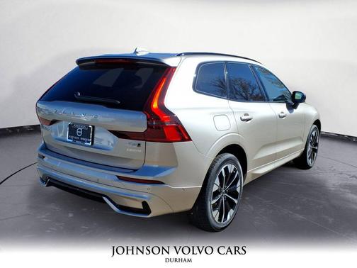 2026 Volvo XC60 B5 Plus