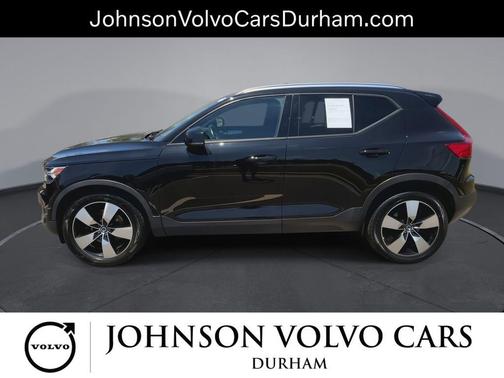 Onyx Black Metallic 2019 Volvo XC40 T5 Momentum