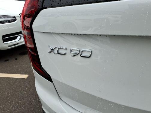 2026 Volvo XC90 B6 Ultra Dark Theme 7-Seater