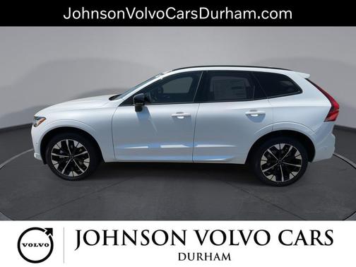 Crystal White Metallic 2026 Volvo XC60 B5 Ultra