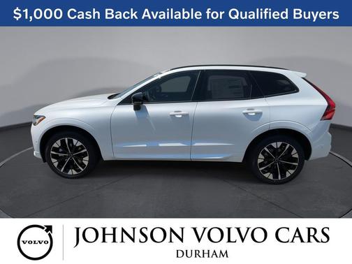 Crystal White Metallic 2026 Volvo XC60 B5 Ultra
