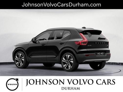 2023 Volvo XC40 B5 Plus Bright Theme