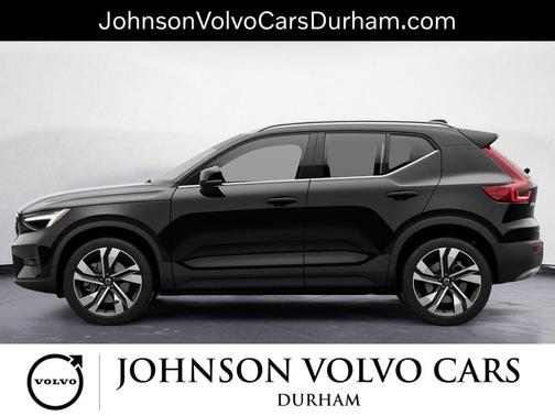 2023 Volvo XC40 B5 Plus Bright Theme