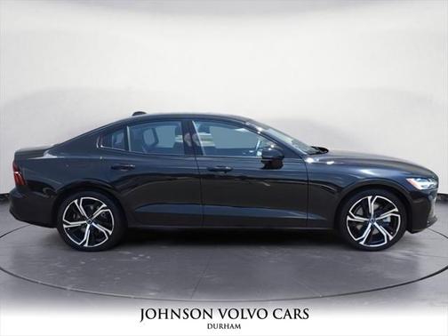 2024 Volvo S60 B5 Ultimate Dark Theme