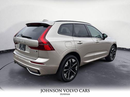 2026 Volvo XC60 B5 Plus