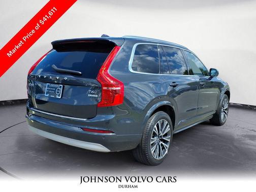 2022 Volvo XC90 T6 Momentum