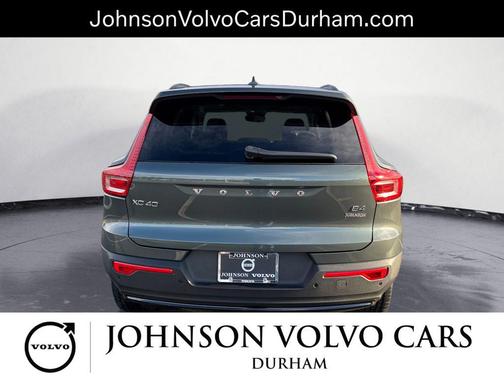 2026 Volvo XC40 Plus, B4 FWD Gas (mild hybrid), Dark