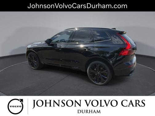 Onyx Black Metallic 2026 Volvo XC60 B5 Ultra Black Edition