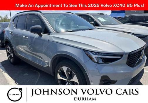 Vapour Gray Metallic 2025 Volvo XC40 B5 Plus Dark Theme