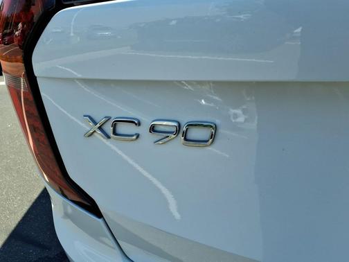 2025 Volvo XC90 B6 Plus 7-Seater