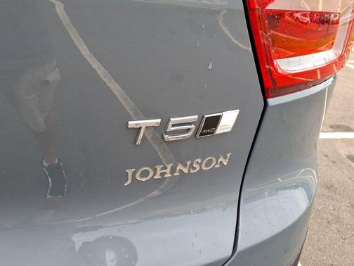 2021 Volvo XC40 T5 R-Design