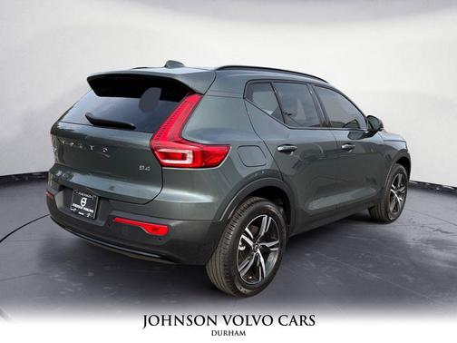 2026 Volvo XC40 Core, B4 FWD Gas (mild hybrid), Dark