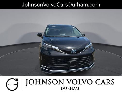 Midnight Black Metallic 2024 Toyota Sienna XLE