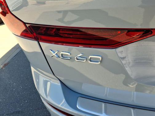 2026 Volvo XC60 B5 Ultra