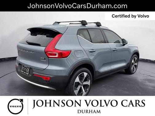2023 Volvo XC40 B5 Plus Bright Theme