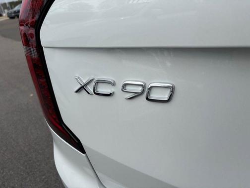 2026 Volvo XC90 Ultra, B6 AWD Gas (mild hybrid), Gasoline, Bright, 7 Seats